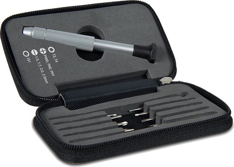 Geöffnetes Etui mit Präzisions-Schraubendreher-Set und verschiedenen Bits für Feinmechanik und Elektronik