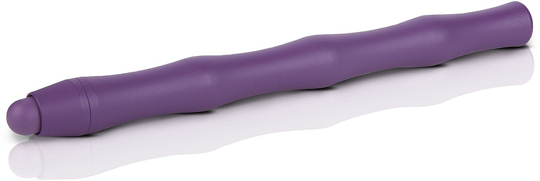 Lila, länglicher Vibrator mit gewellter Oberfläche auf weißem Hintergrund