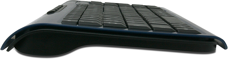 Ergonomische Tastatur in seitlicher Perspektive, schwarze Tasten und geschwungenes Gehäuse