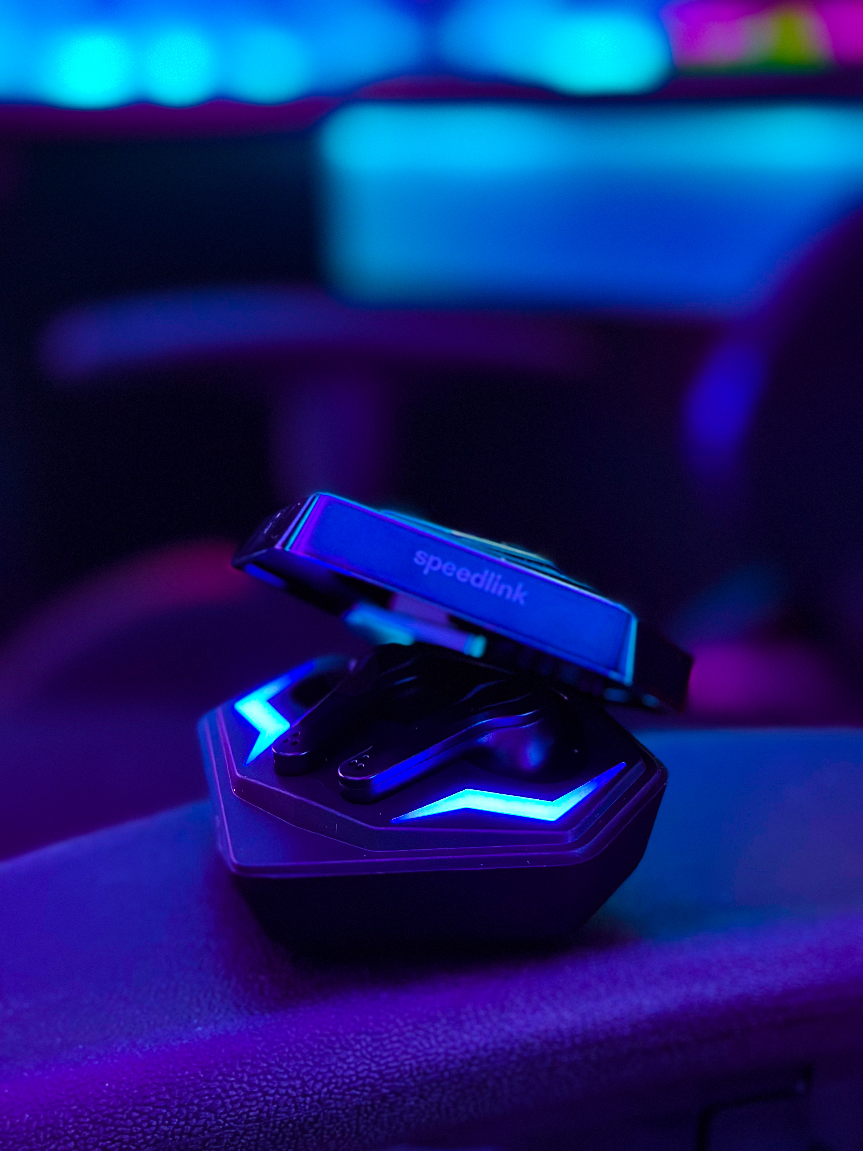 VIVAS LED Gaming True Wireless In-Ear Headphones, black