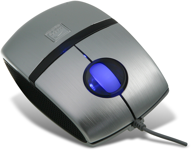 Moderne silberne Computermaus mit Kabel und blau leuchtendem Scrollrad auf weißem Hintergrund