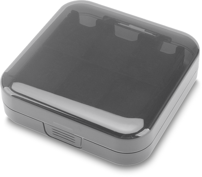 Quadratisches, schwarzes Kunststoffgehäuse mit transparentem Deckel zur Aufbewahrung von Elektronikzubehör