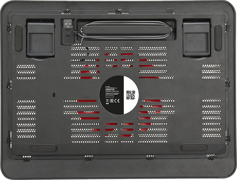 Unterseite eines Laptop-Kühlpads mit rotem Lüfter, USB-Kabel und verschiedenen Belüftungsöffnungen