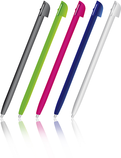 Fünf Kugelschreiber in Schwarz, Grün, Pink, Blau und Weiß nebeneinander auf weißem Hintergrund