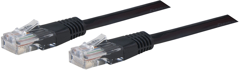 Flaches schwarzes LAN-Kabel mit zwei transparenten RJ45-Steckern, geeignet für Netzwerkverbindungen