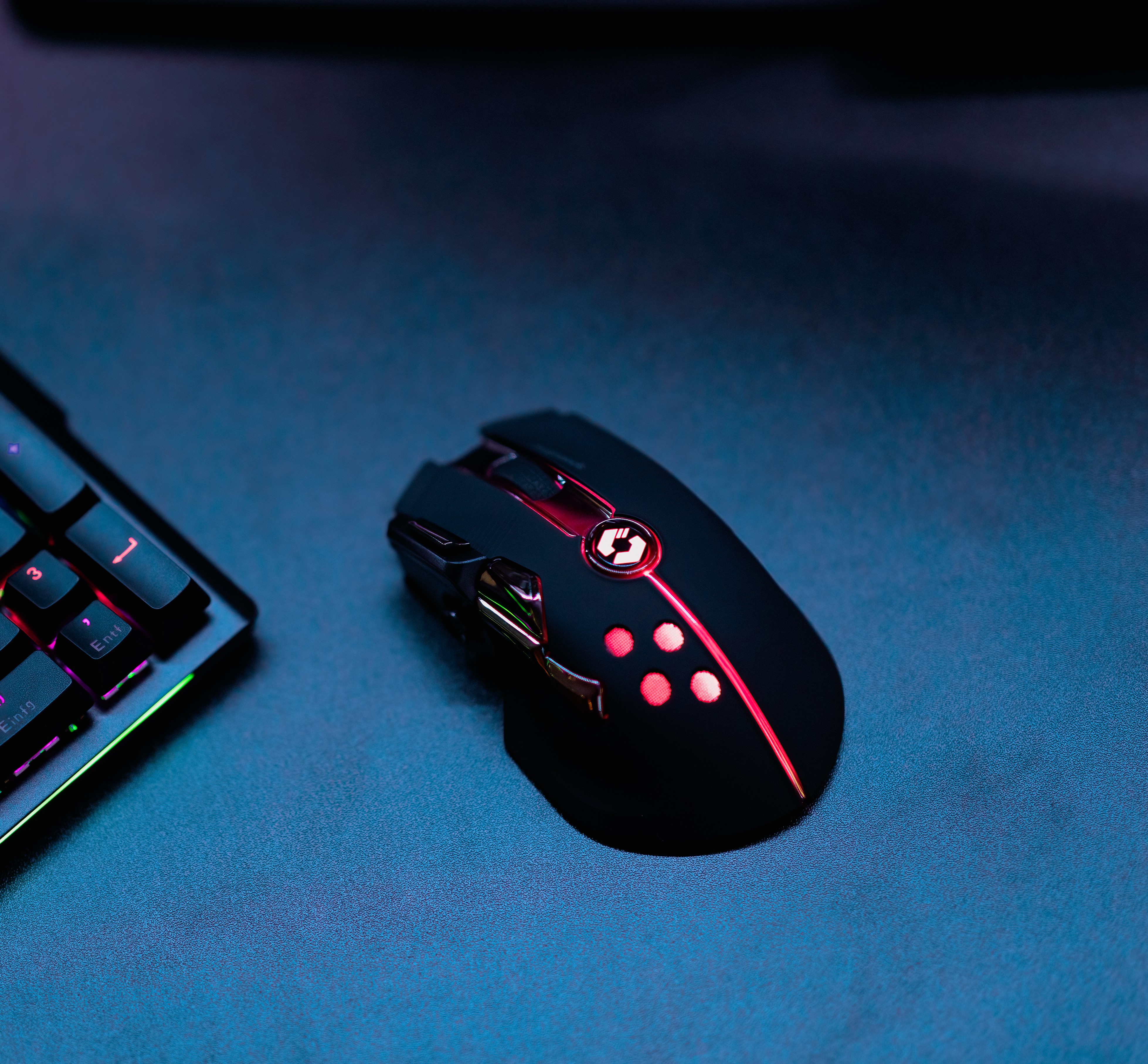 IMPERIOR RGB Gaming Maus - kabellos, rubber-schwarz