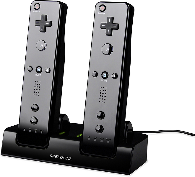 Zwei schwarze Wii-Controller in einer SPEEDLINK Ladestation auf weißem Hintergrund