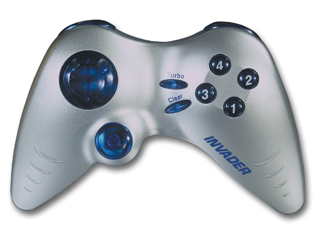 Silberner Invader Gamecontroller mit blauem Steuerkreuz, vier Funktionstasten, Turbo- und Clear-Taste