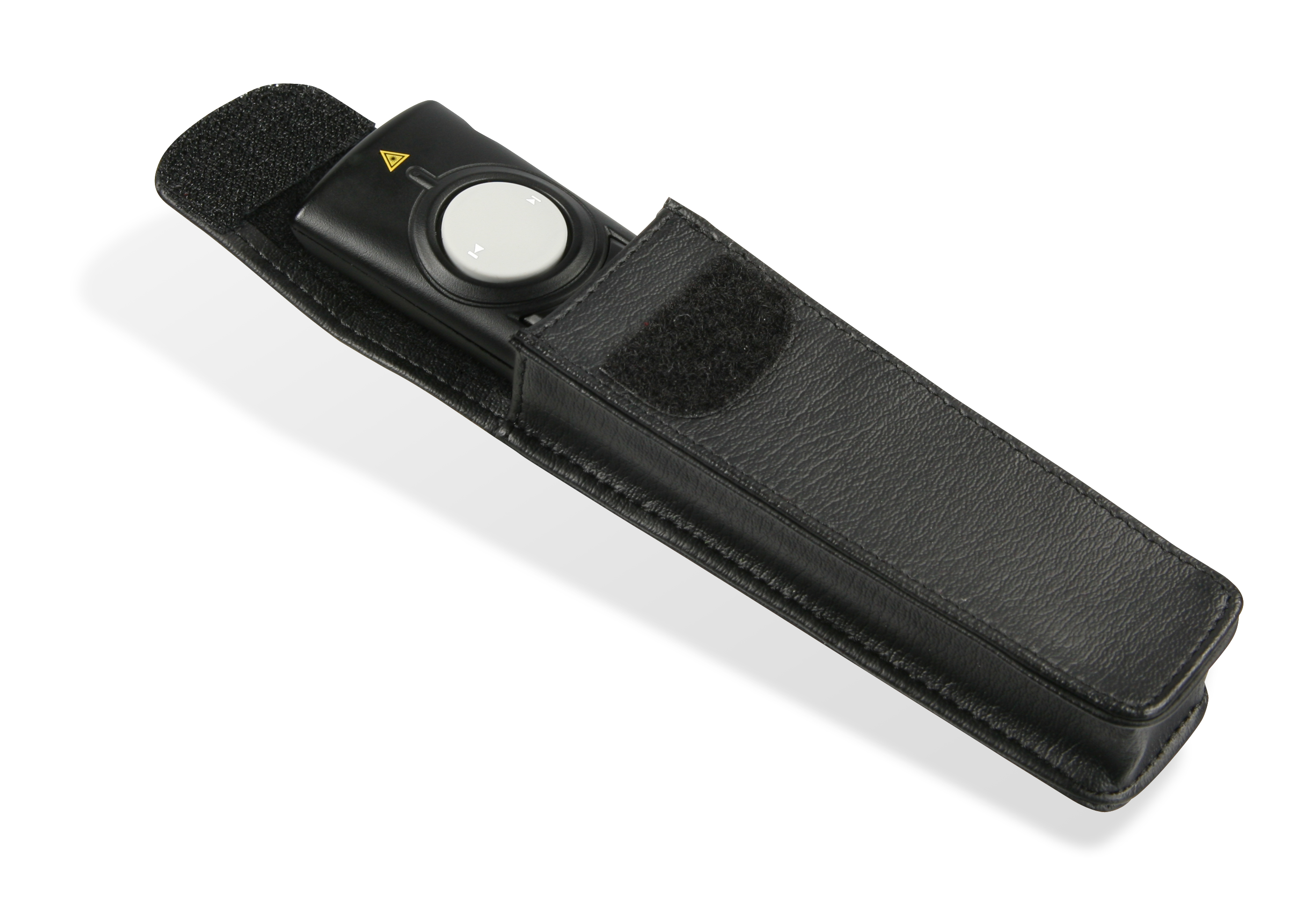 Schwarze Ledertasche mit Fernbedienung, sicher verschlossen durch Klettverschluss, ideal für unterwegs